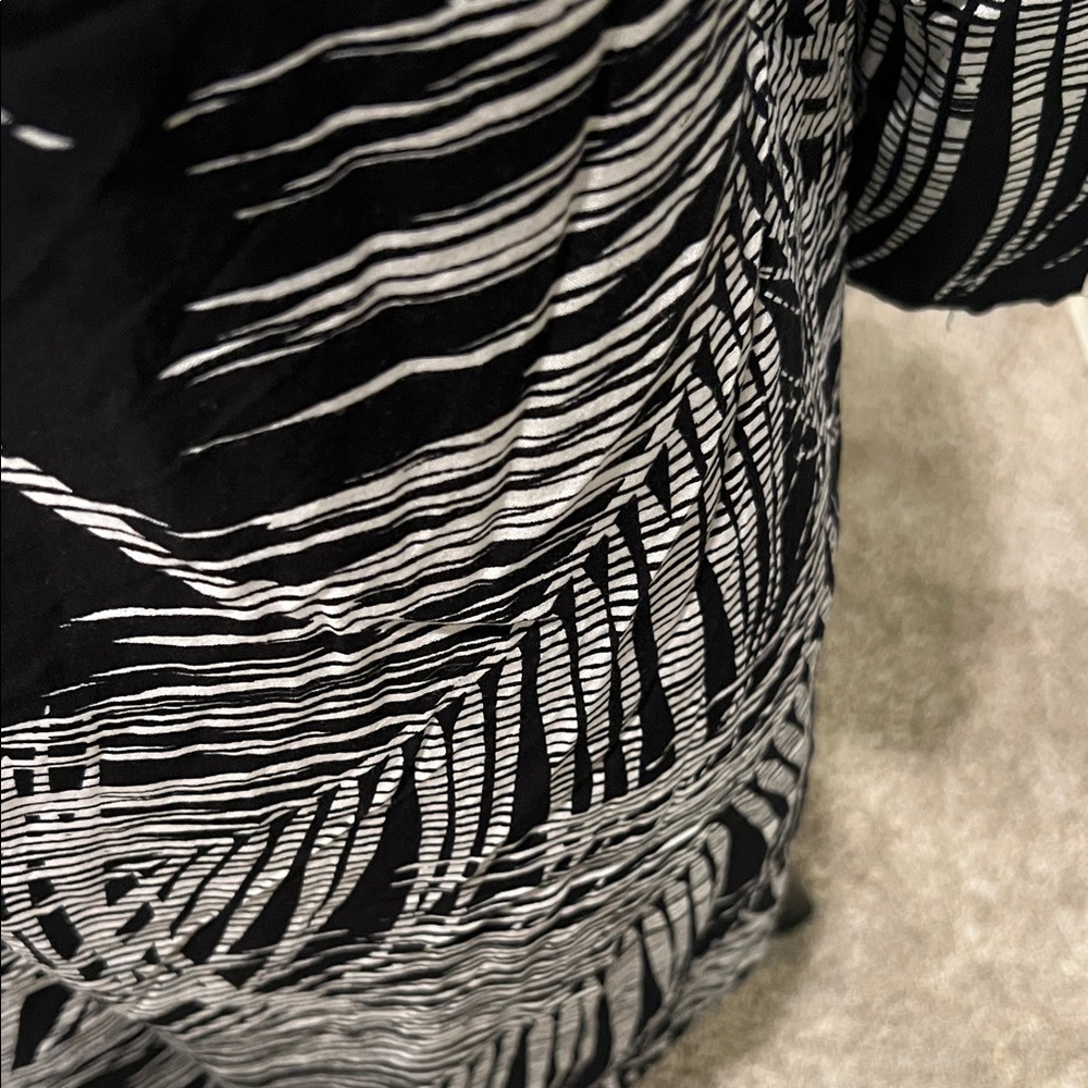 Black & White Palm-Print Mini Dress with Tie Front - Picture 4 of 16